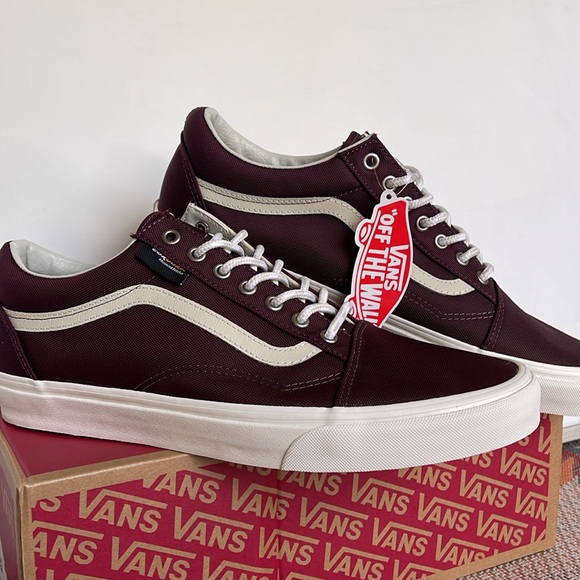Vans Men’s Old Skool
Cordura Port Royale/Marsh
VN0A4BW2DOQ
Sneakers - Picture 5 of 16